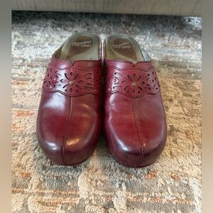 Dansko Shyanne Slip On Clogs Maroon EU Size 39 Women’s 8.5-9